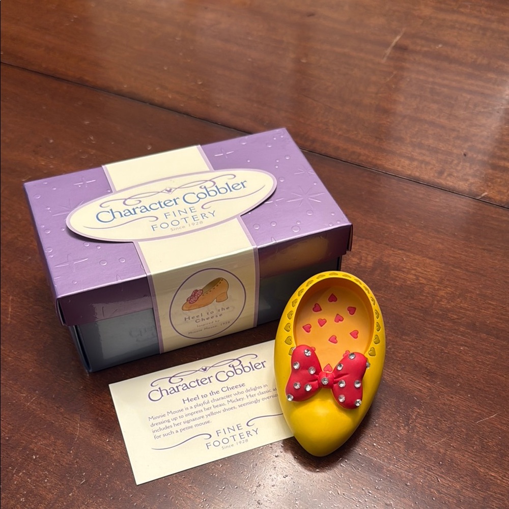 NIB Disney Character Cobbler “Minnie”